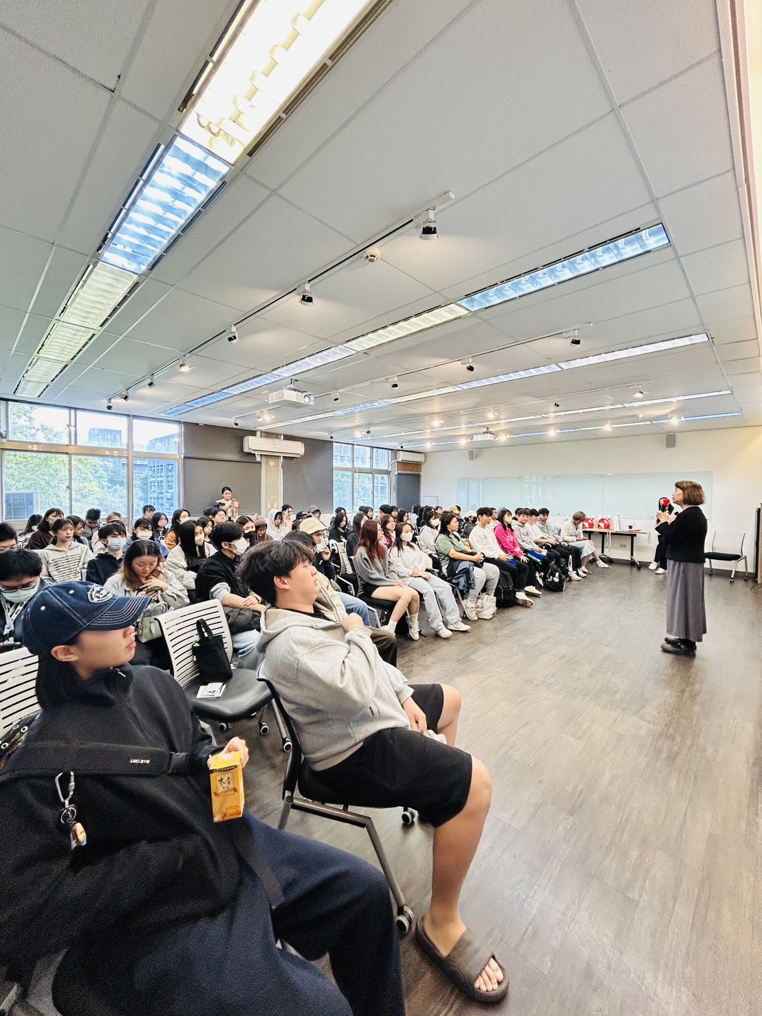 演講: 我的外語記者生涯