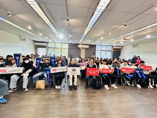 演講: 我的外語記者生涯